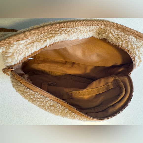 Sherpa belt bag - Picture 3 of 4